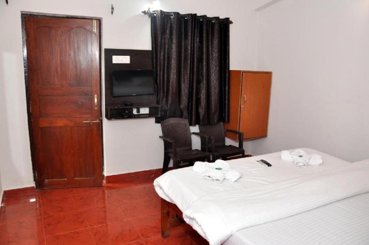 Baga Beach Paradise Hotel Exterior photo